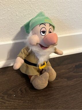 Disney Store bean 12” Stuffed plush SLEEPY Snow White And The Seven Dwarfs